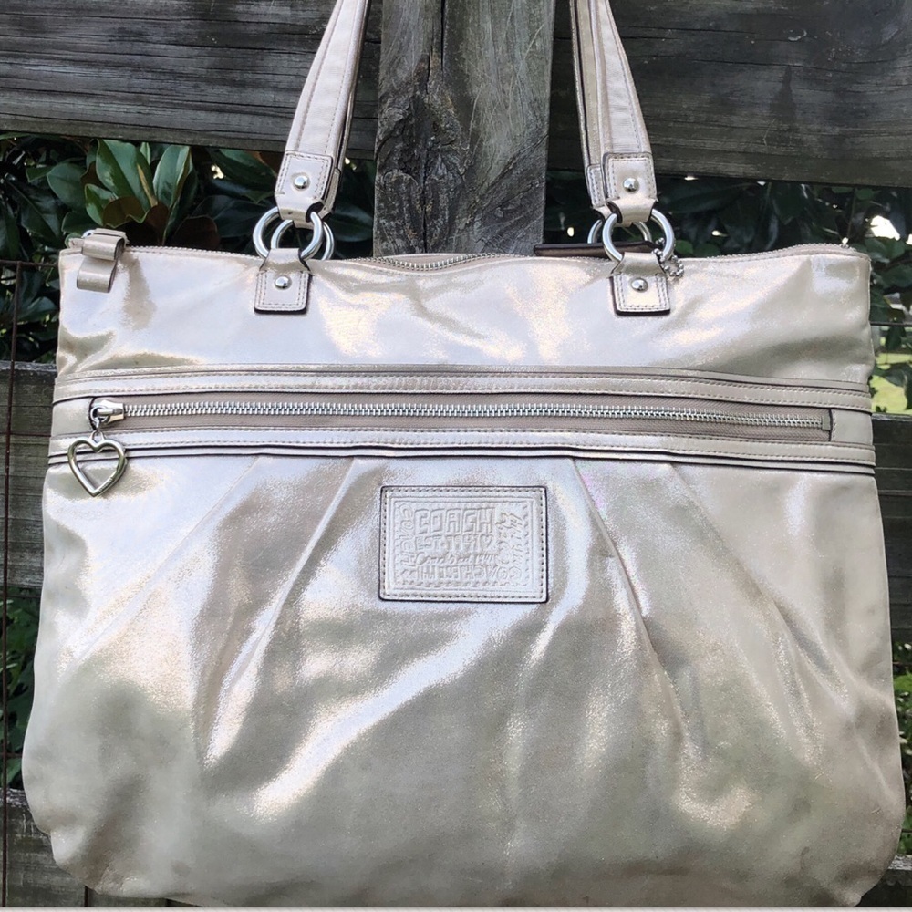 F20441 Coach Champagne Metallic Shimmery Poppy Bag - Picture 3 of 9
